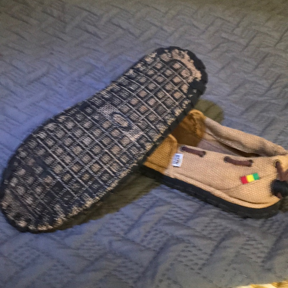 Shoes - Picture 4 of 5